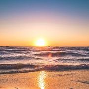 paragnost helderziende Summer- Dag lief mens. Mijn naam is Summer. Ik ben een intuitief en invoelend medium. Tevens ben ik reiki healer, dus als u er nood aan heeft, geef ik u graag positieve energie mee. 
Ik werk met de Lenormand kaarten. Mijn specialisaties zijn liefde, HSP en werk.  Mijn doel is om u via mijn kaarten, heldervoelendheid en psychotherapeutische kennis u terug op weg te helpen.  Heeft u nood aan een gesprek of een inzicht in de nabije toekomst, dan sta ik voor u klaar. Liefs, Summer. Bel en e-mail met  paragnosten en helderzienden. Helderziende en paragnost hulplijn waar een   helderziende  en paragnost je inzichten geeft in liefde en toekomst.  